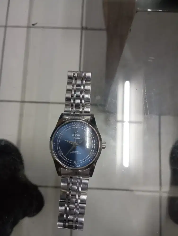 Jam tangan omega second