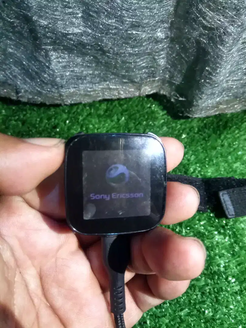 JAM TANGAN ANDROID SONY ERICSSON LIVEVIEW MN800 EDISI DISPLAY