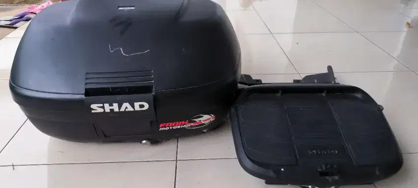 Top Box Shad khusus motor