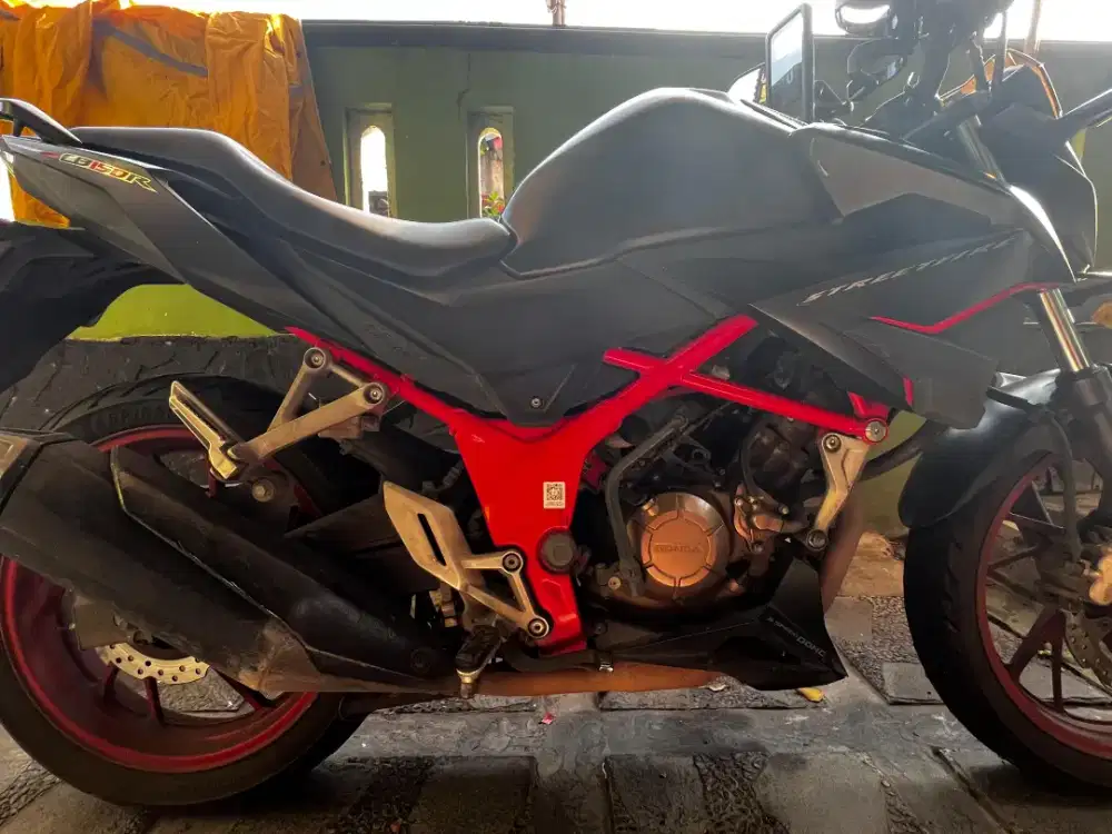 CB150R 2018 Street Fire Black Dop