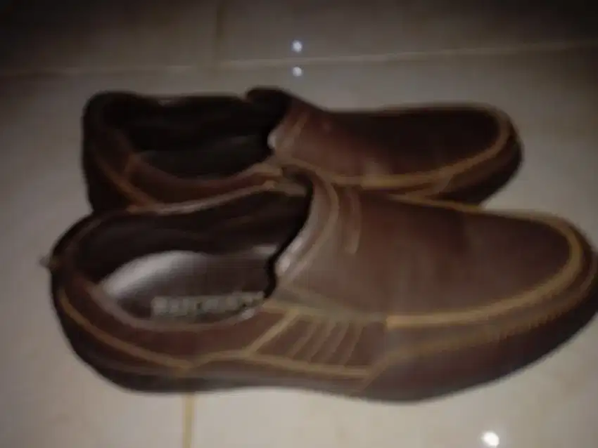 Di jual cepat sepatu ukuran 40 msh bgs jrng di pakai