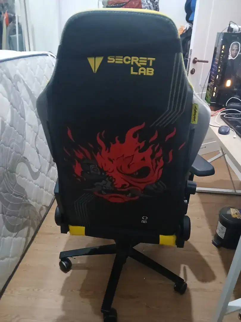 Kursi gaming secretlab limited edition