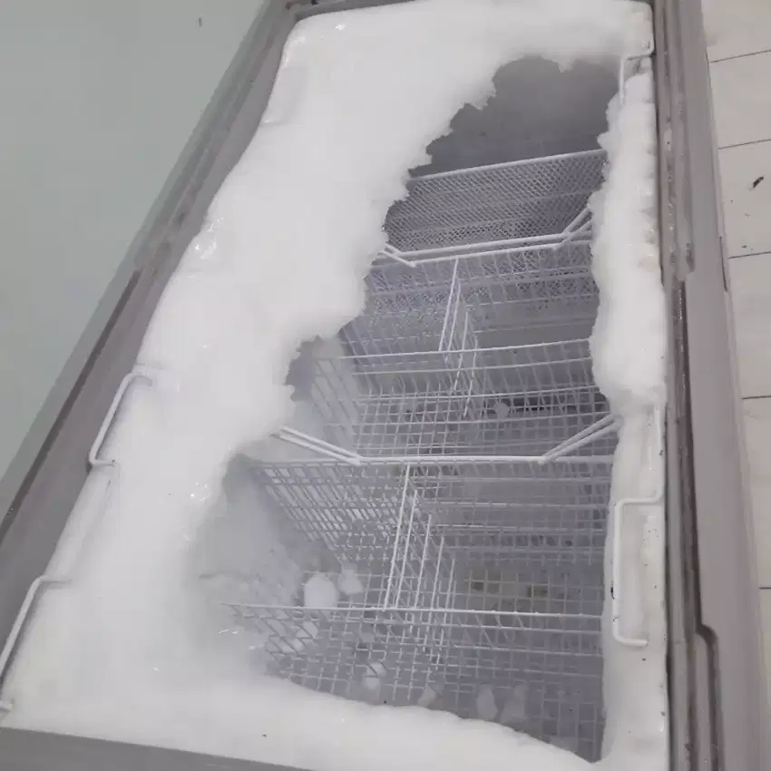 Freezer kaca sliding