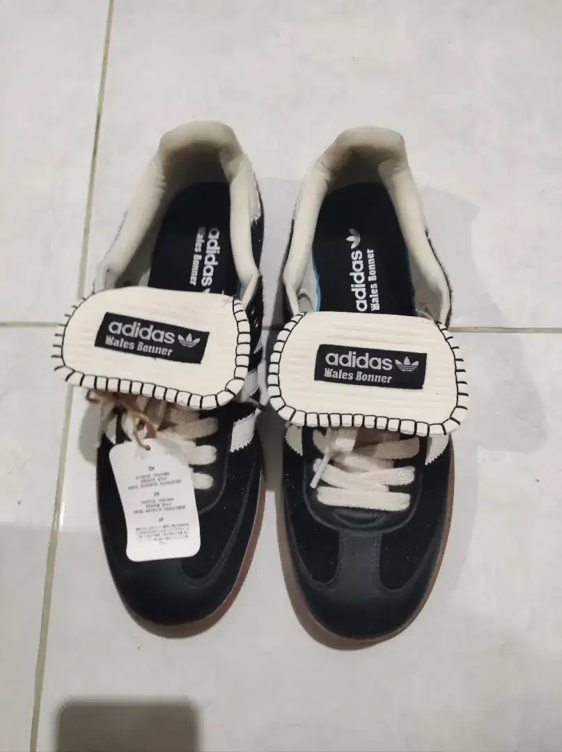 Adidas Wales Bonner, sz 45 1/3, made in Vietnam