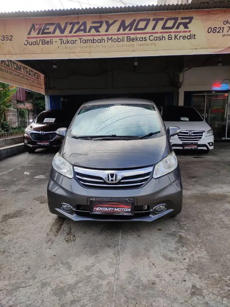 Honda Freed 1.5 E PSD Automatic 2013 Abu-Abu Metalik Murah Terawat OK