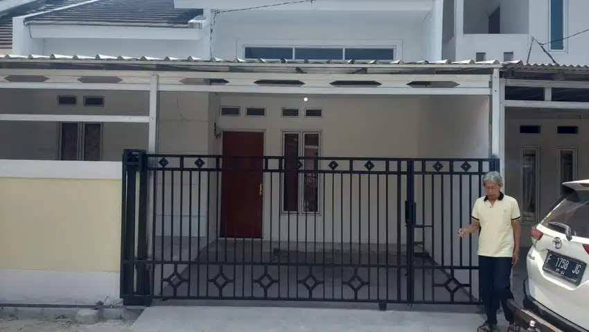DIKONTRAKAN DISEWAKAN 1 RUMAH  ( 6 BULANAN )