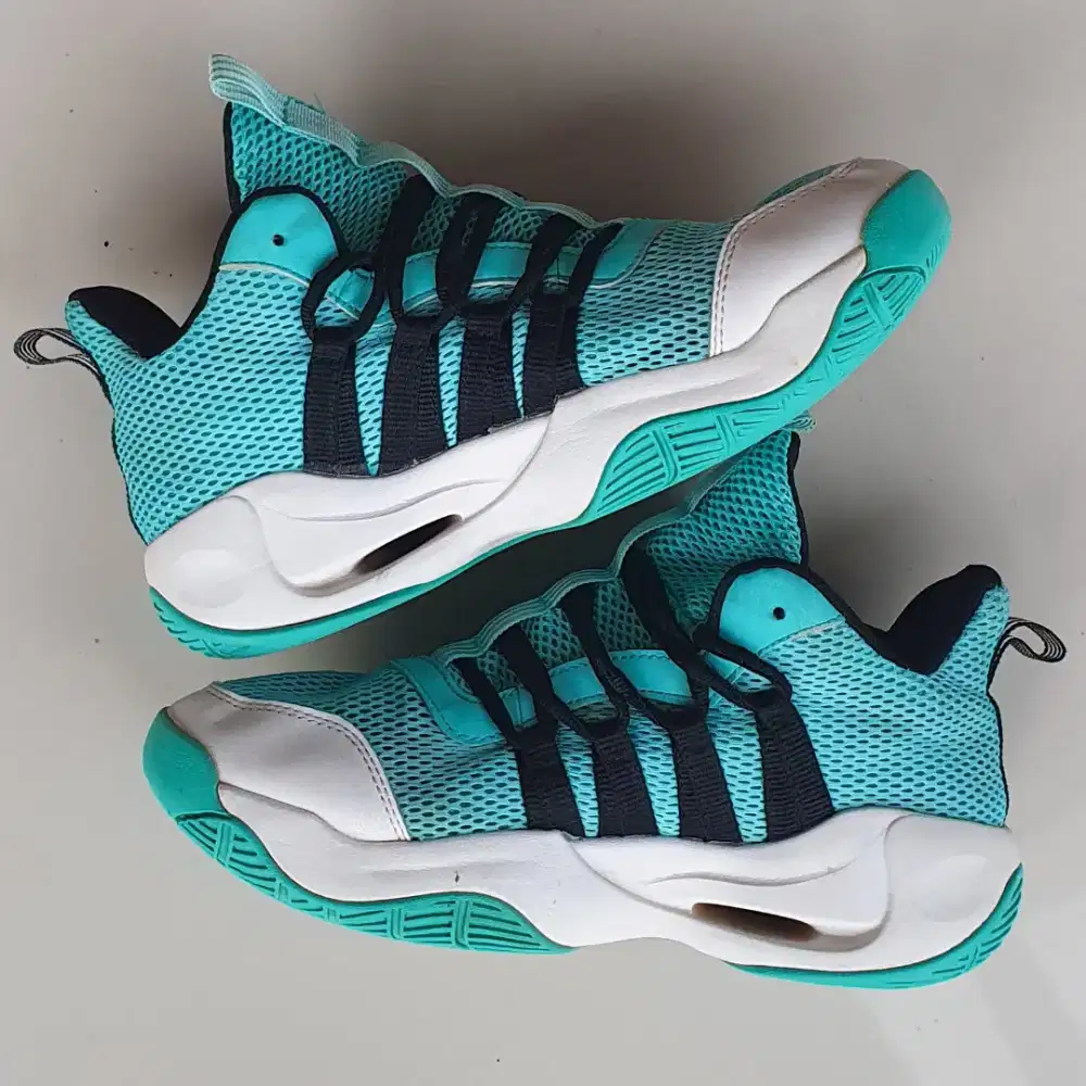 Sepatu Anta buat basket size39