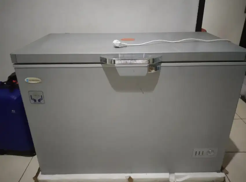 Freezer merk sansio 333 liter