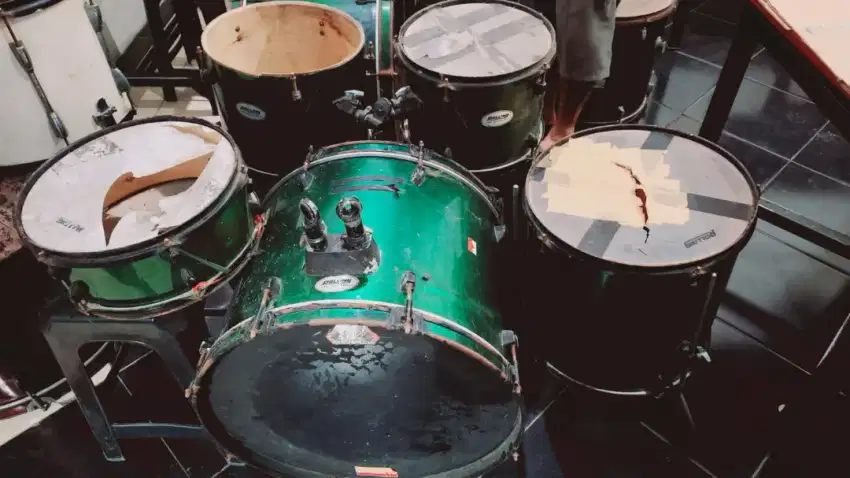 Dijual 2 set drum bekas merk Rolling