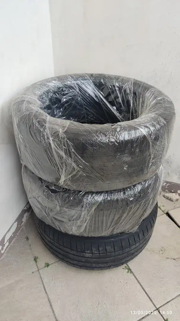 3pcs Ban RFT Michelin 245/45 R18