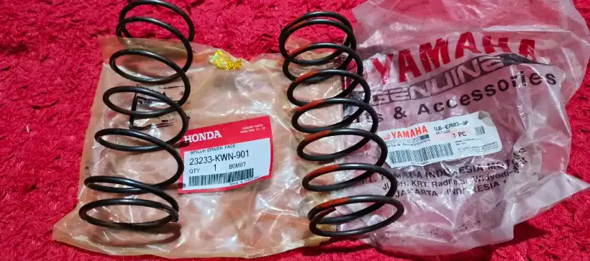 Per CVT xeon RC kode part 1LB-E7683-00 dan Per CVT PCX Thailand seken