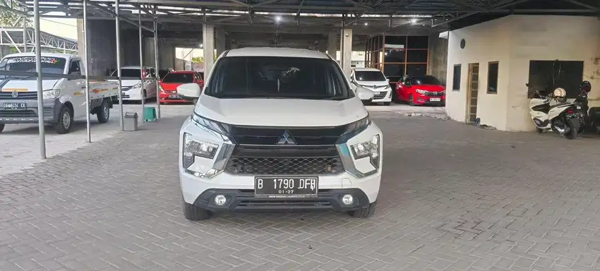 Xpander GLS 2021 MT putih