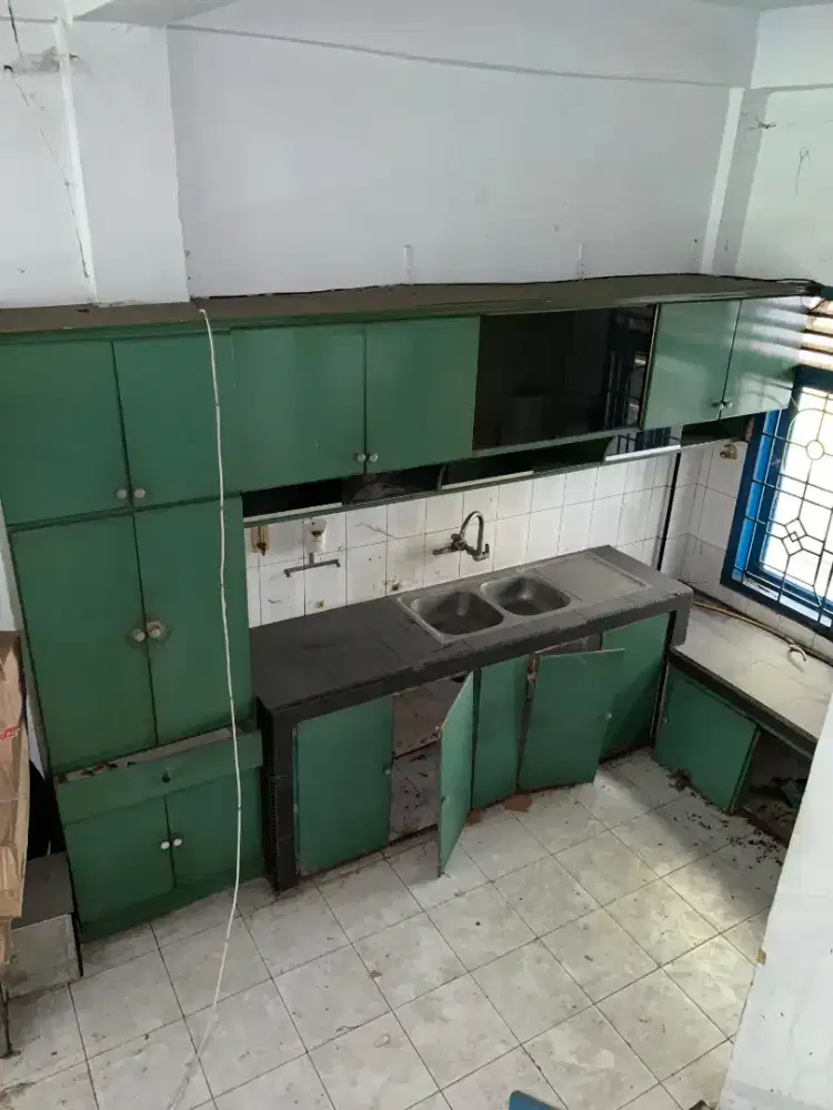 Kitchen set dapur rumah bekas