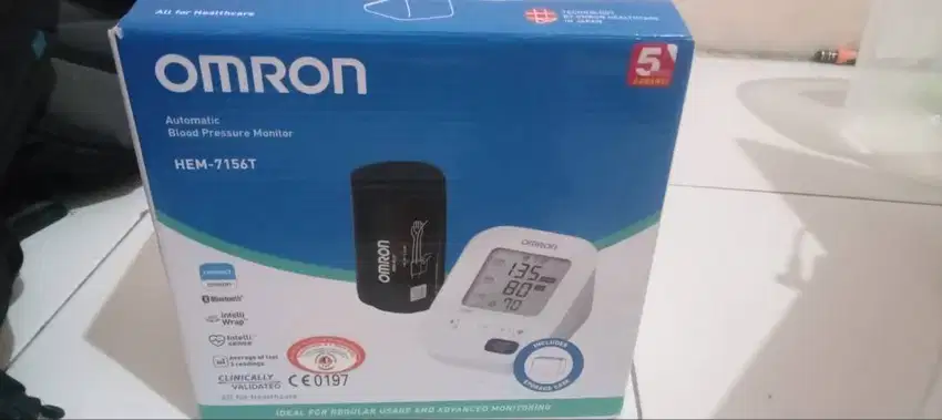 Omron Blood Pressure Monitor HEM-7156T