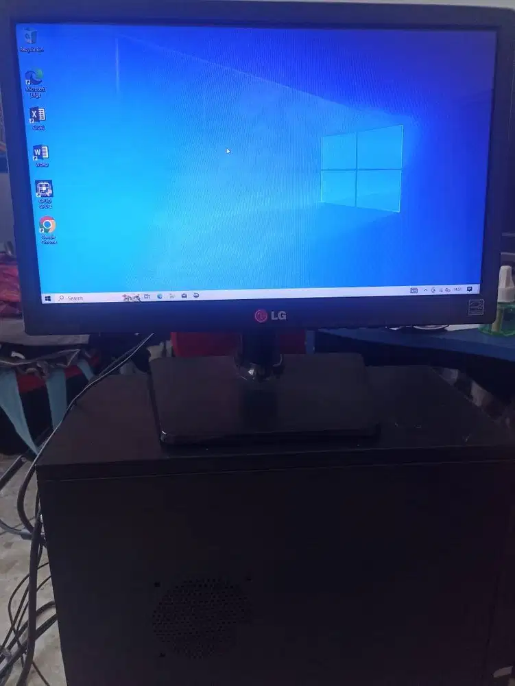 Jual 1 Set PC gak kepake Intel Core i3 & Monitor LG 17Inch