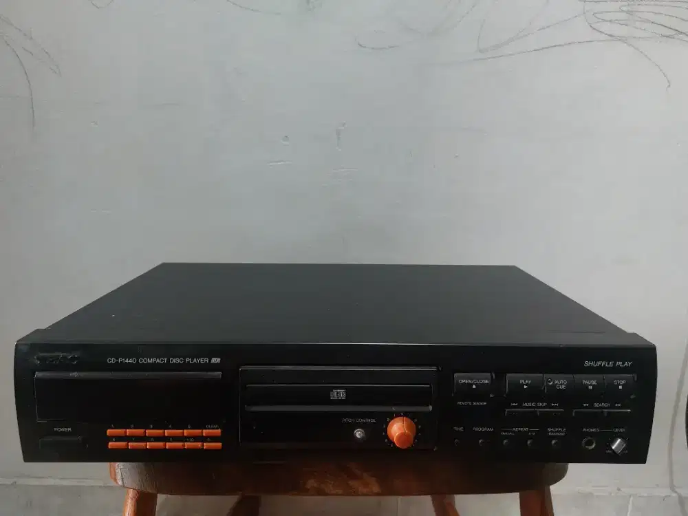 CD Player TEAC model CD-P1440
