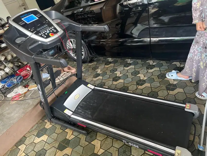Treadmill Total TL-8066 bekas rusak tombol