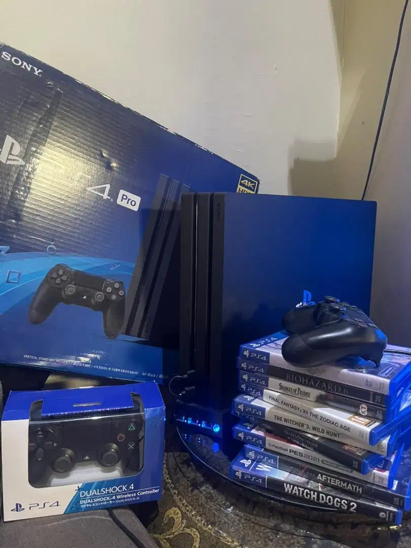 PS 4 slim pro 1TB , 2 stik , dan BD games