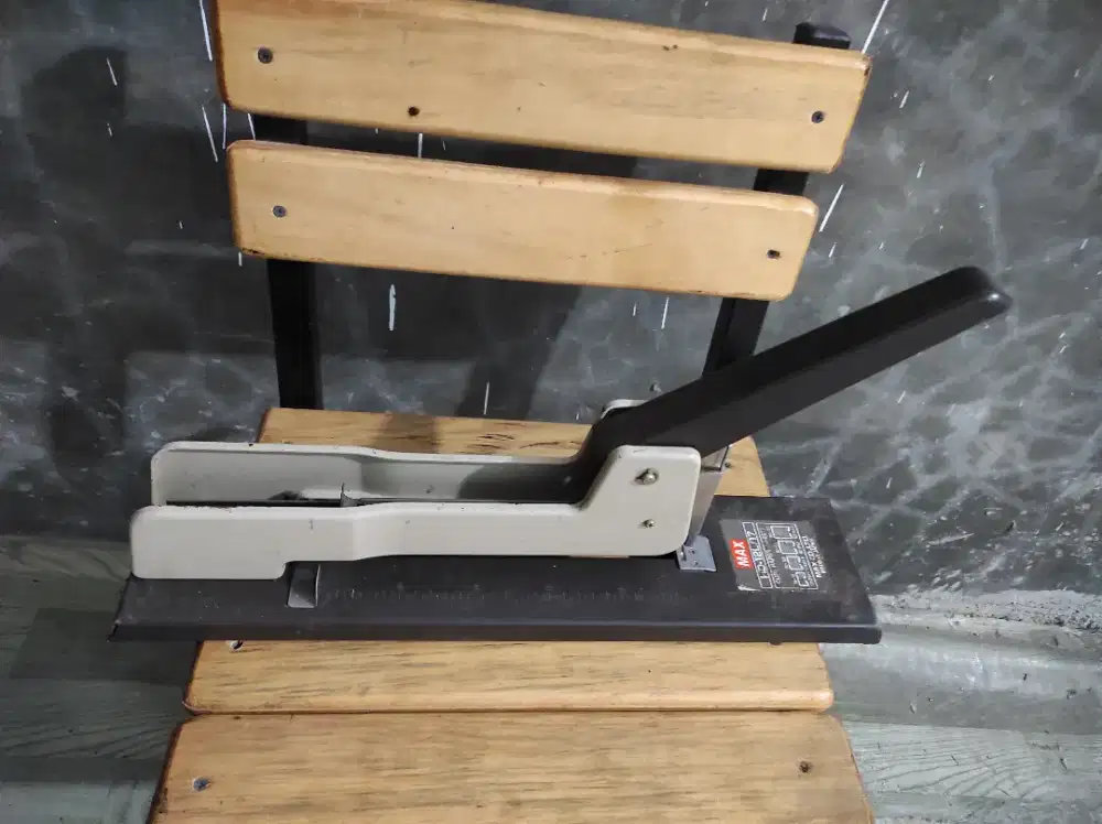 Mesin Stapler MAX HD-12L/17