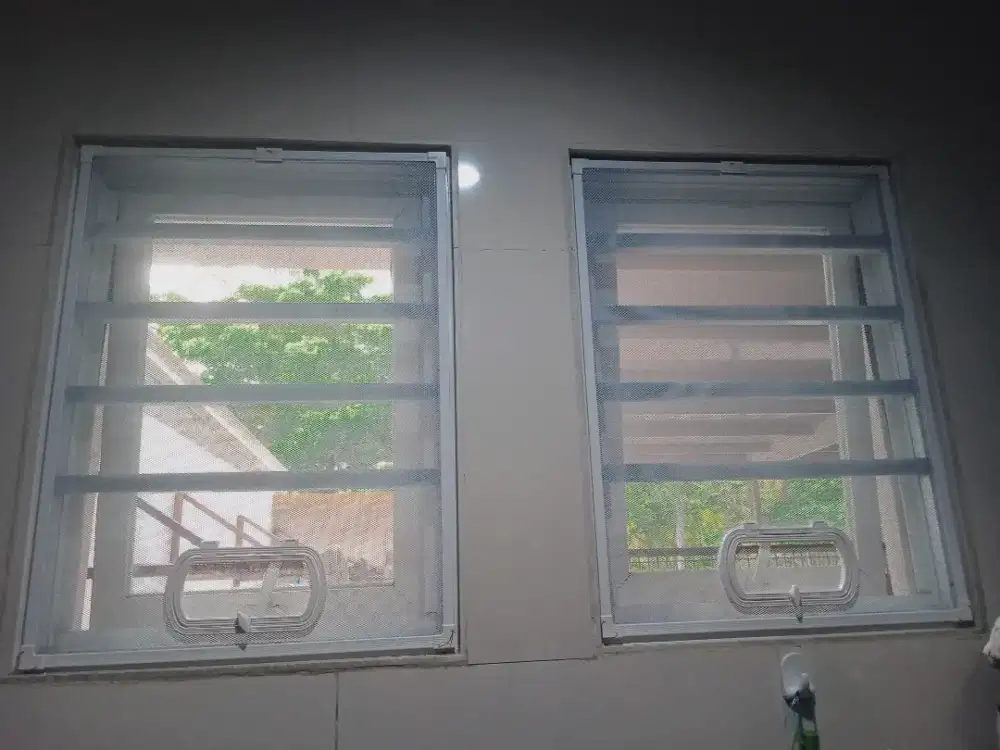 Terima pemasangan kawat nyamuk magnet untuk jendela dan pintu expanda