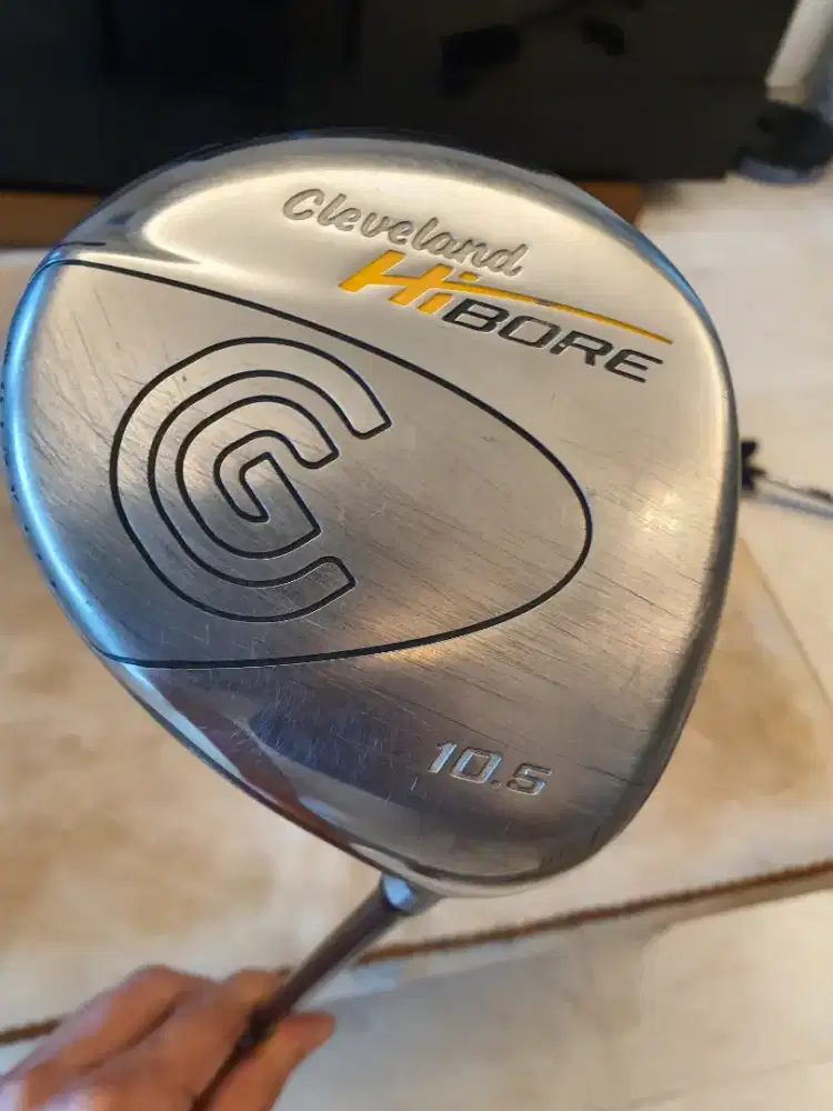 Cleveland hi-bore driver 10.5 Fujikura shaft (golf)