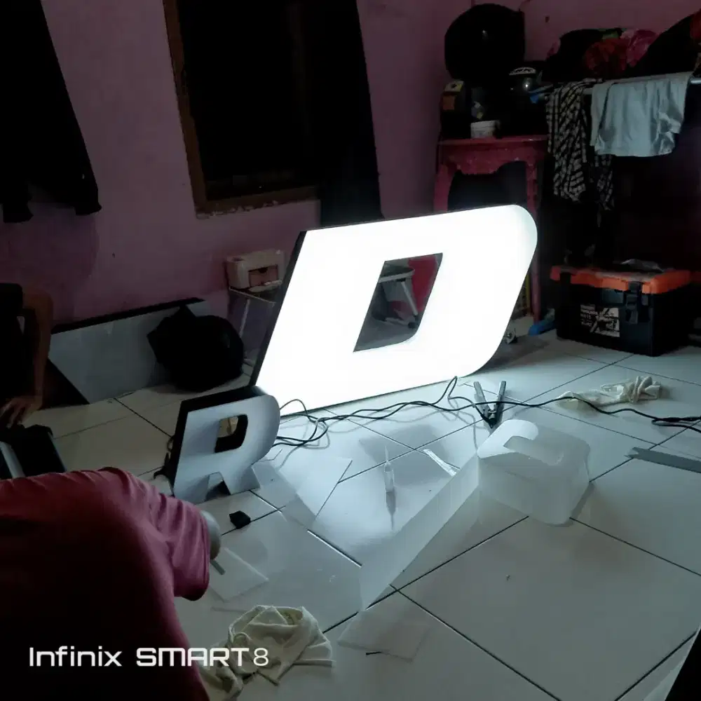 Neon box frayer huruf timbul murah diskon besar.