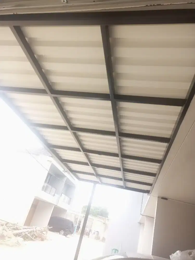 Kanopi baja ringan terpasang rapi