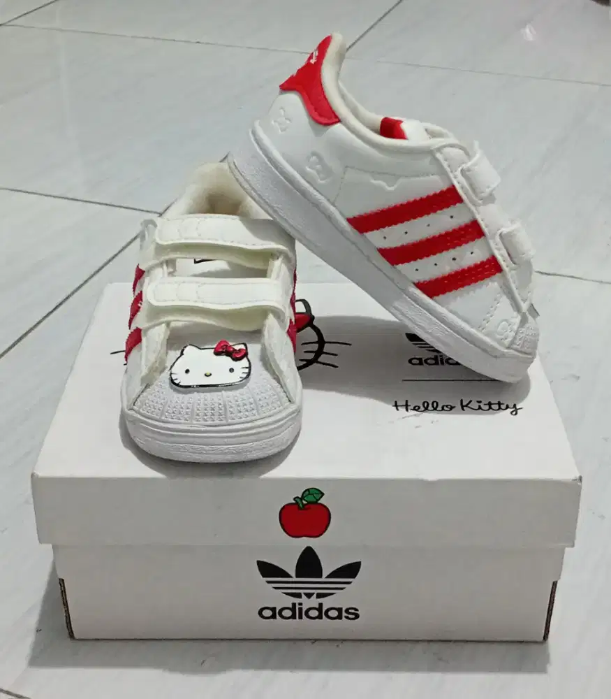 Sepatu anak Adidas Superstar X Hello Kitty (Original)