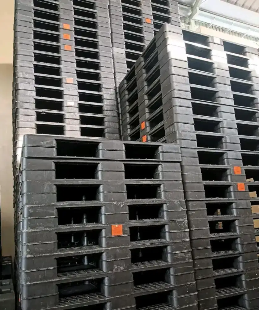 Palet plastik bekas 90% bagus..