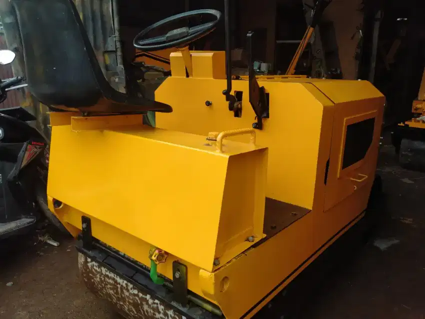 Baby roller 1,2 ton kondisi baru