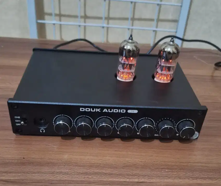 Preamplifier dan Amplifier Tabung Douk Audio T8 - Nobsound MS-10D MKii