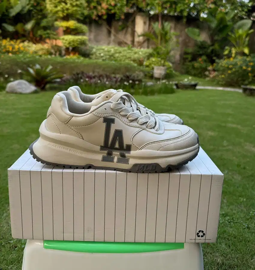 Sepatu MLB Chunky Runner Basic LA Dodgers (Ivory)