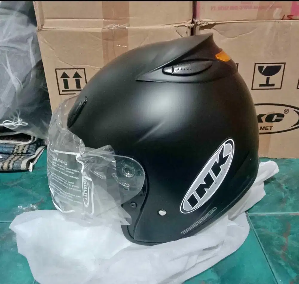 Helm centro dewasa SNI