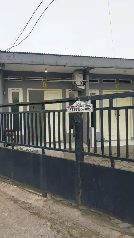 Kontrakan petakan ada parkiran mobil di pondok ranji bintaro tangsel