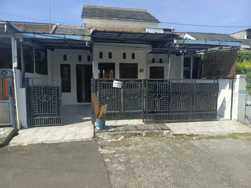 di kontrakan rumah taman sumber indah atau tasi