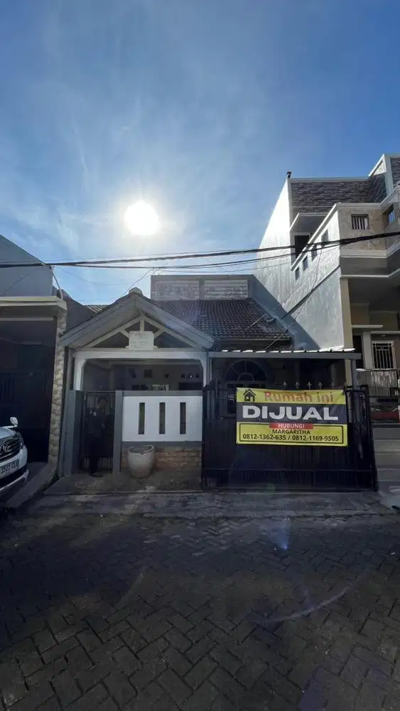 FORSALE RUMAH villa taman cibodas