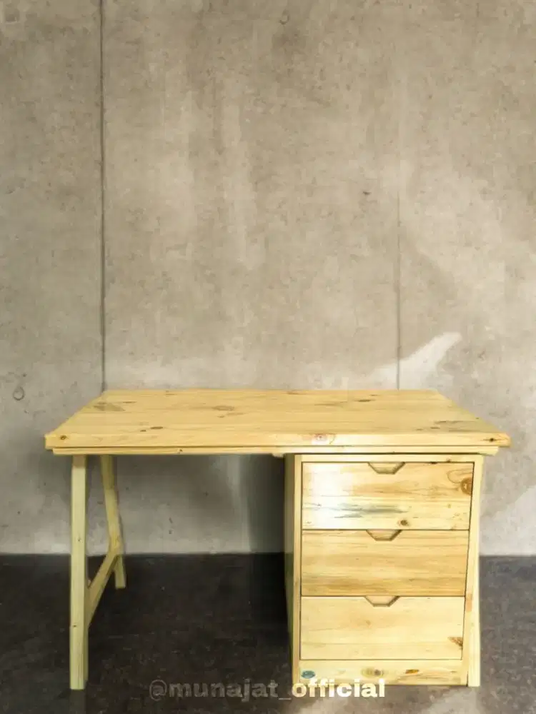 Meja Kerja Staff Pinewood