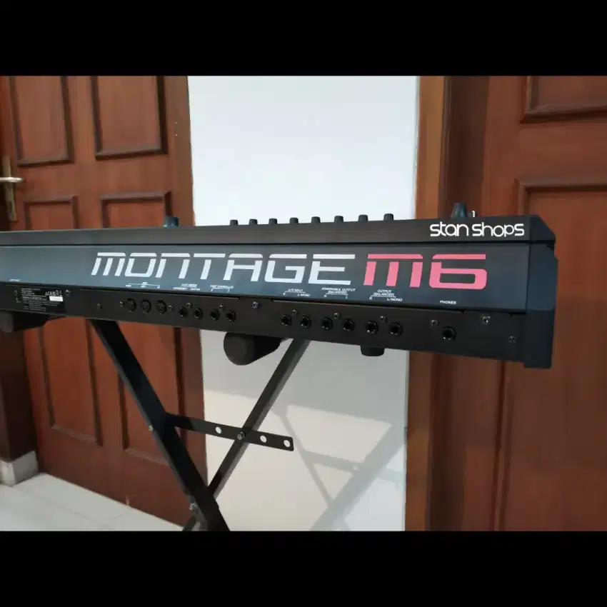 Yamaha Montage M6 Synth Synthesizer Korg Kronos Roland Fantom Nord