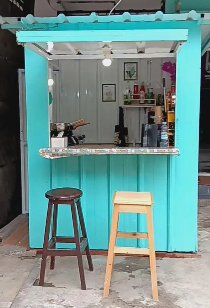 Kontainer tempat jualan minuman dan makanan