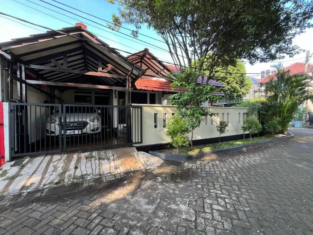 Dijual Rumah Hook Lingkungan Asri dalam Perumahan di Jatibening Bekasi