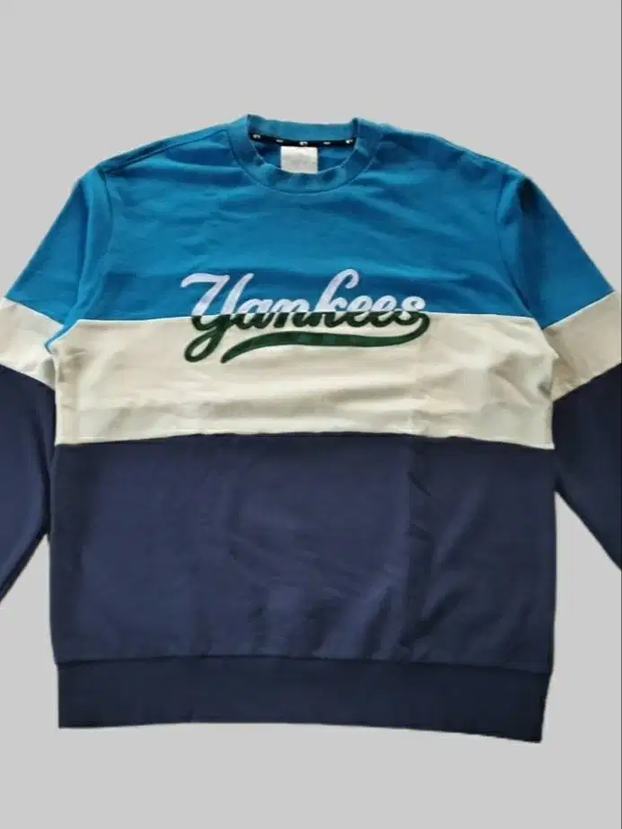 MLB Yankees Crewneck/ Sweater Yankees MLB size XL