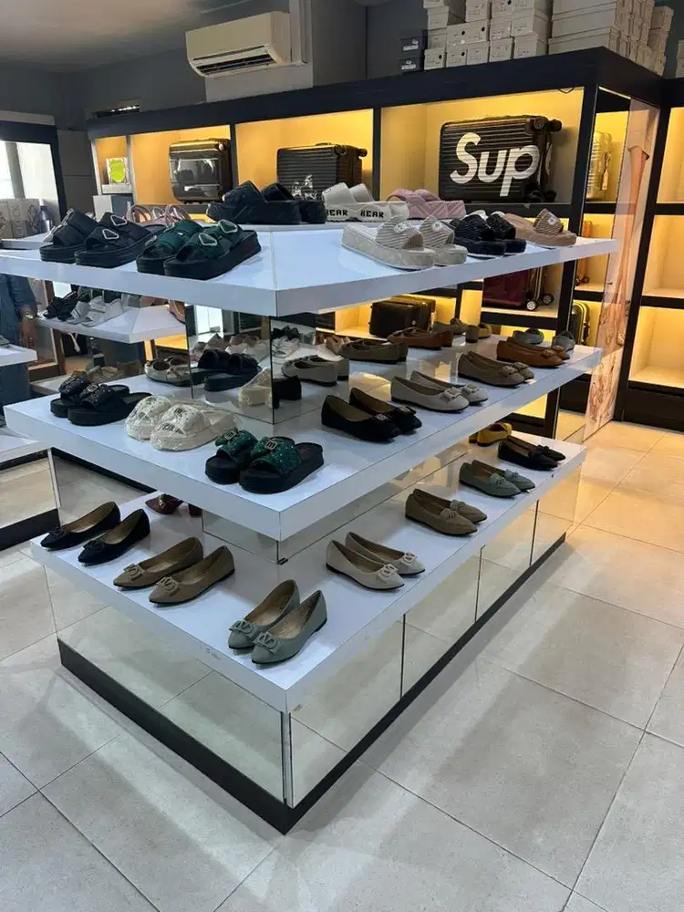 3rak panjang sepatu dan 8laci