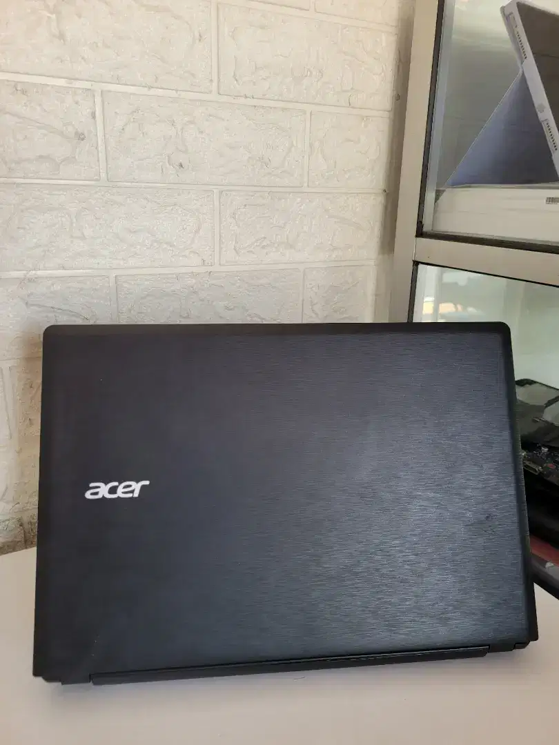 LAPTOP ACER SUDAH SSD RAM 4 GB MURAH MULUS