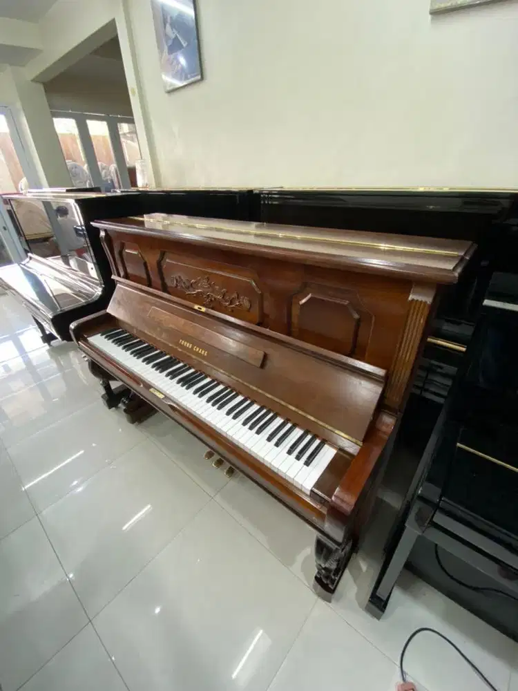 Piano Young Chang U-121 Original Mulus Termurah