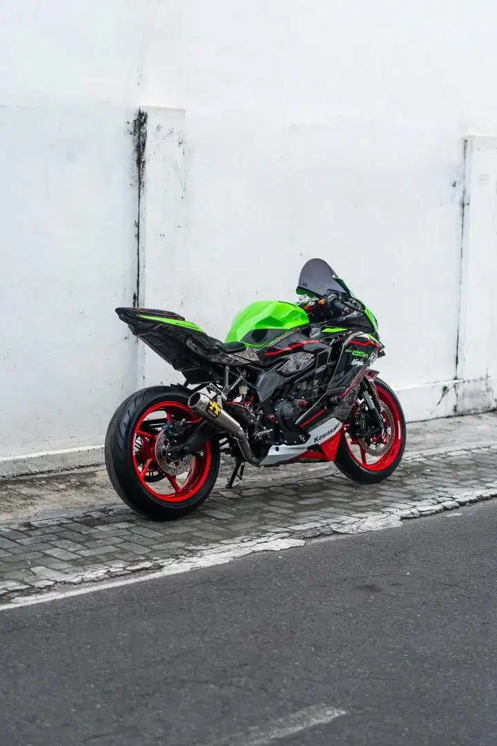Moge Kawasaki Ninja ZX25r ABS KRT Full Carbon Forged