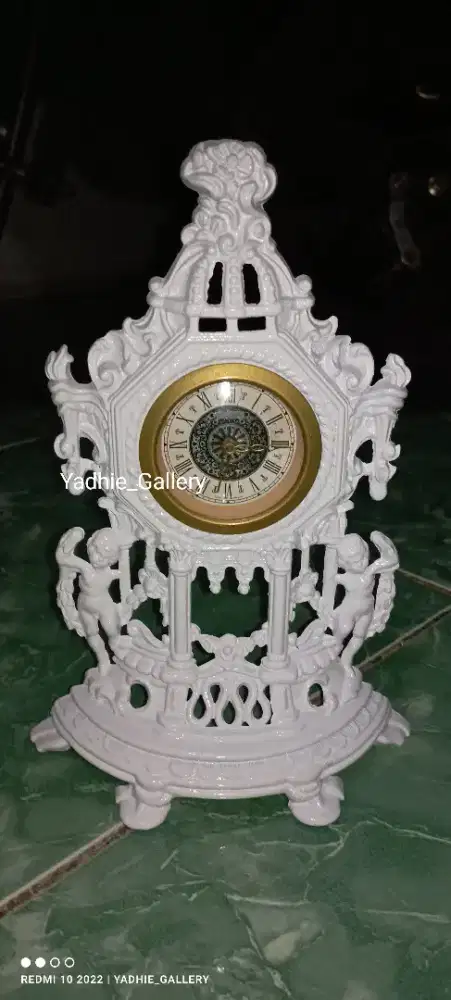 JAM MEJA CLASSIC EROPA