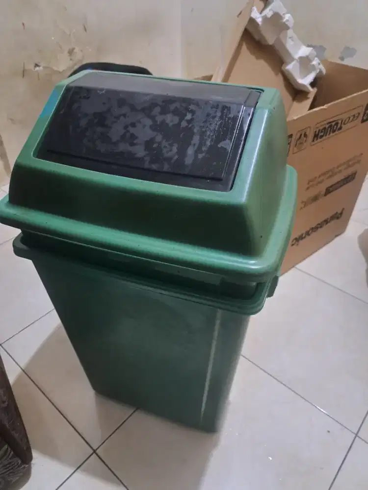 Tempat sampah ace hardware