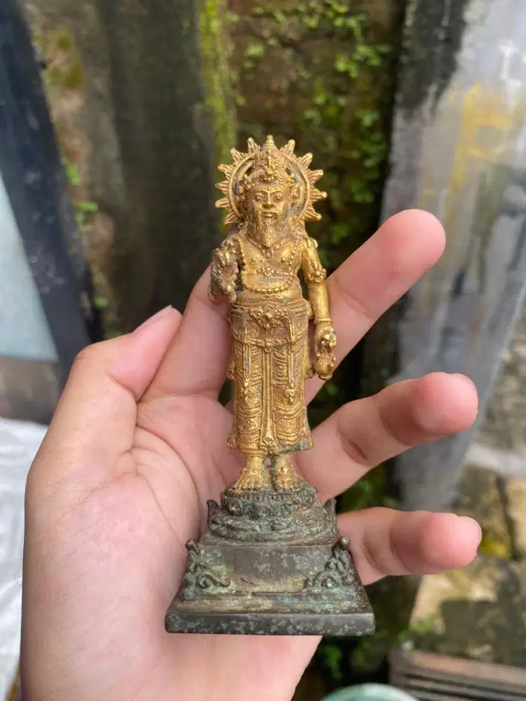 Patung empu barada patung perunggu Majapahit lapis emas temuan