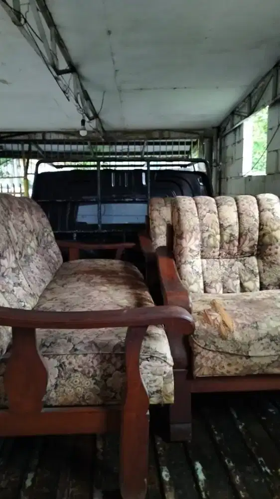 Perbaikan sofa dan kursi