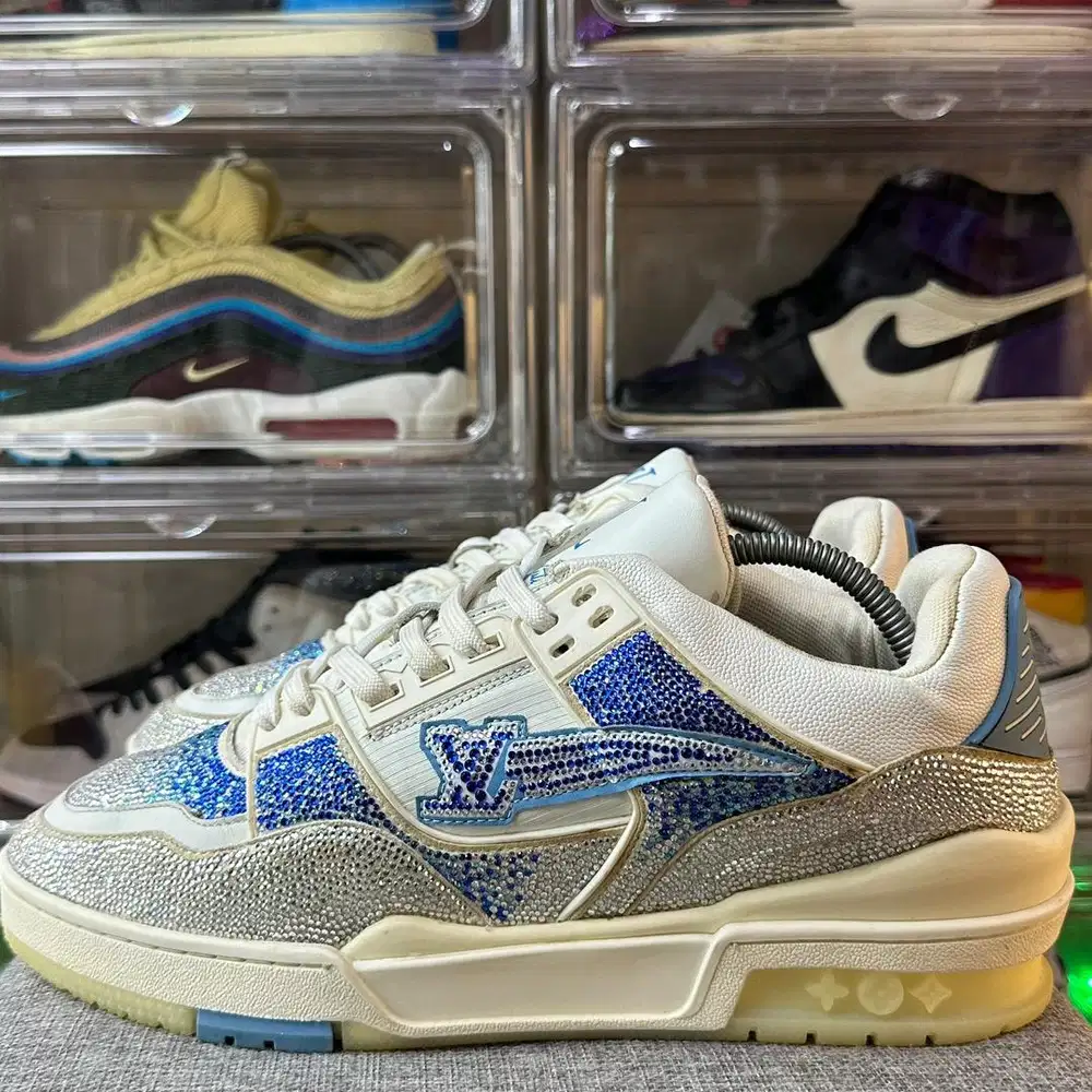 LOUIS VUITTON TRAINER WHITE WITH SHINY GREY BLUE CRYSTALS